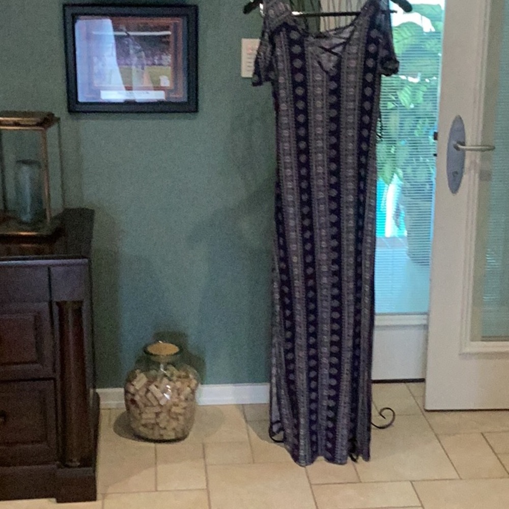 Dress - Picture 4 of 5